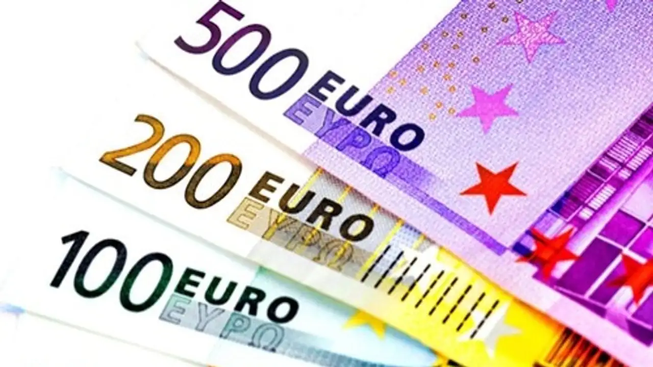 قفزة حادة في سعر صرف اليورو مقابل 362 دونغ فيتنامي داخل البنوك